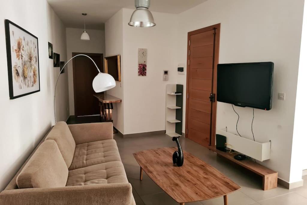 Апартаменти Cozy Inside.City & Beach Outside Сліма Екстер'єр фото